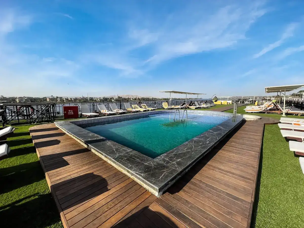 royal-beau-rivage-sundeck-swimming-pool